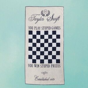Taylor Swift Blue and White Towel Set NWT